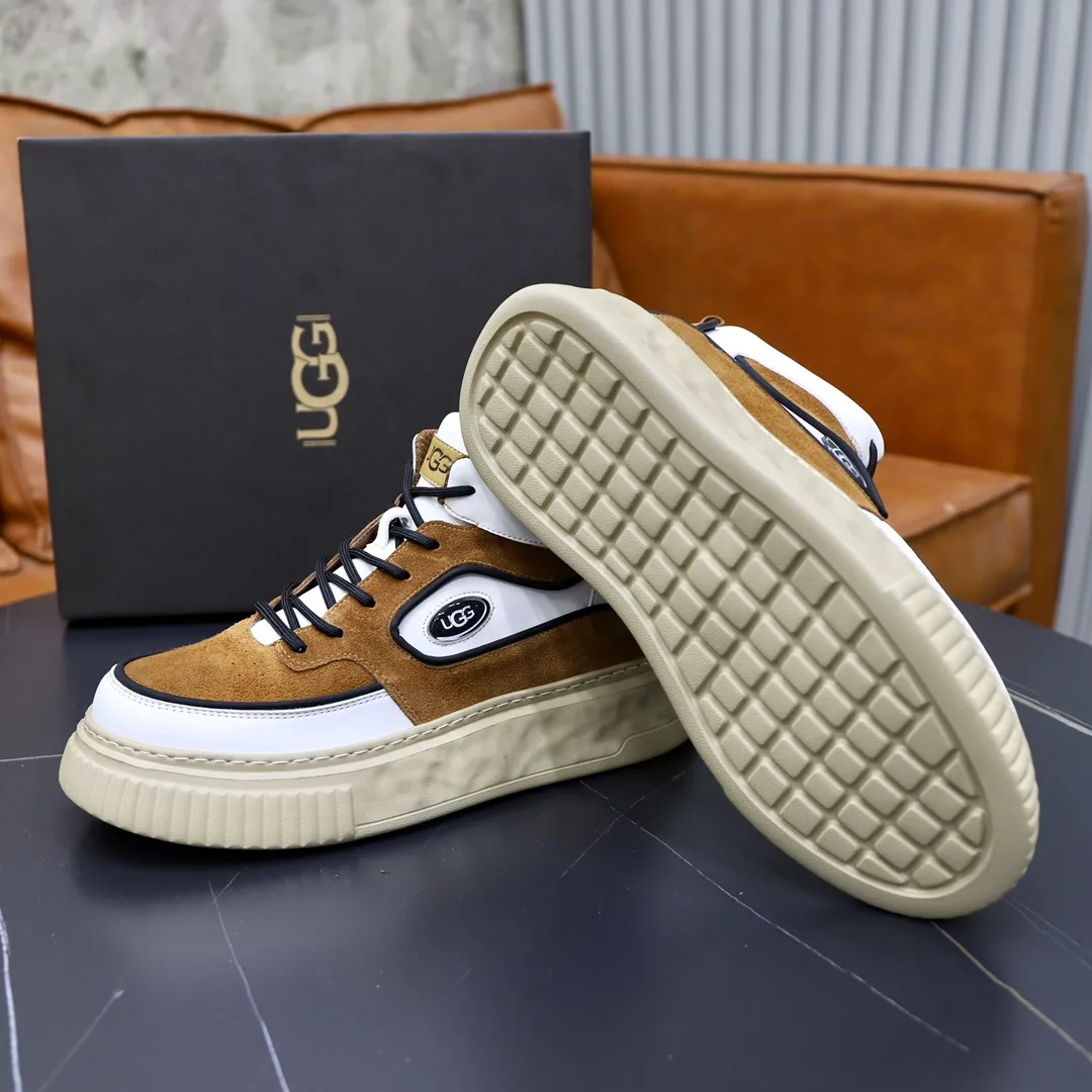 Ex-factory price: 620💰Thick wool imported from Australia Brand: UGG genuine purchase Size: 39-44 Grade: Official website 1:1 Material: First layer of genuine leather waterproof and antifreeze upper Real wool lining Original non-slip soft wear-resistant outsole Style category: Men's casual shoes Trendy style Comfortable on the feet Color: Official website color synchronization